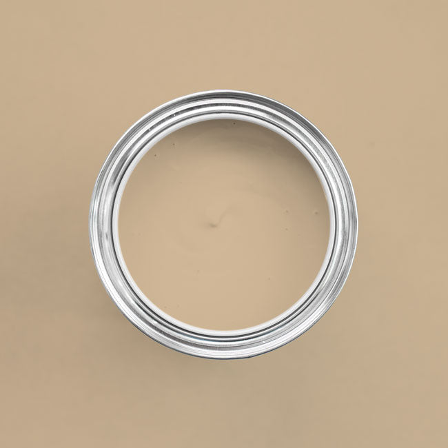 Farbton Malage Beige in einer geöffneten Dose von oben